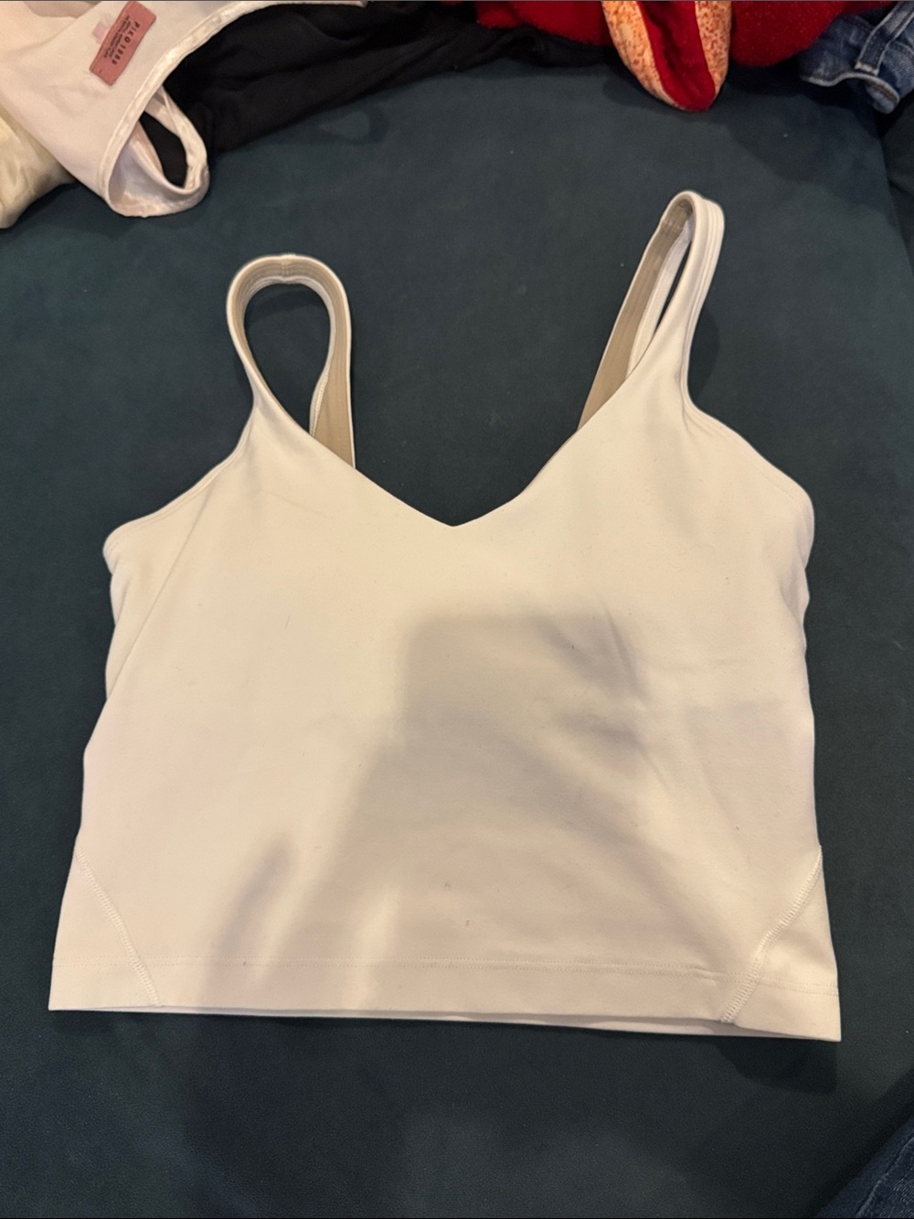 LULULEMON White V-Neck Tank bra
